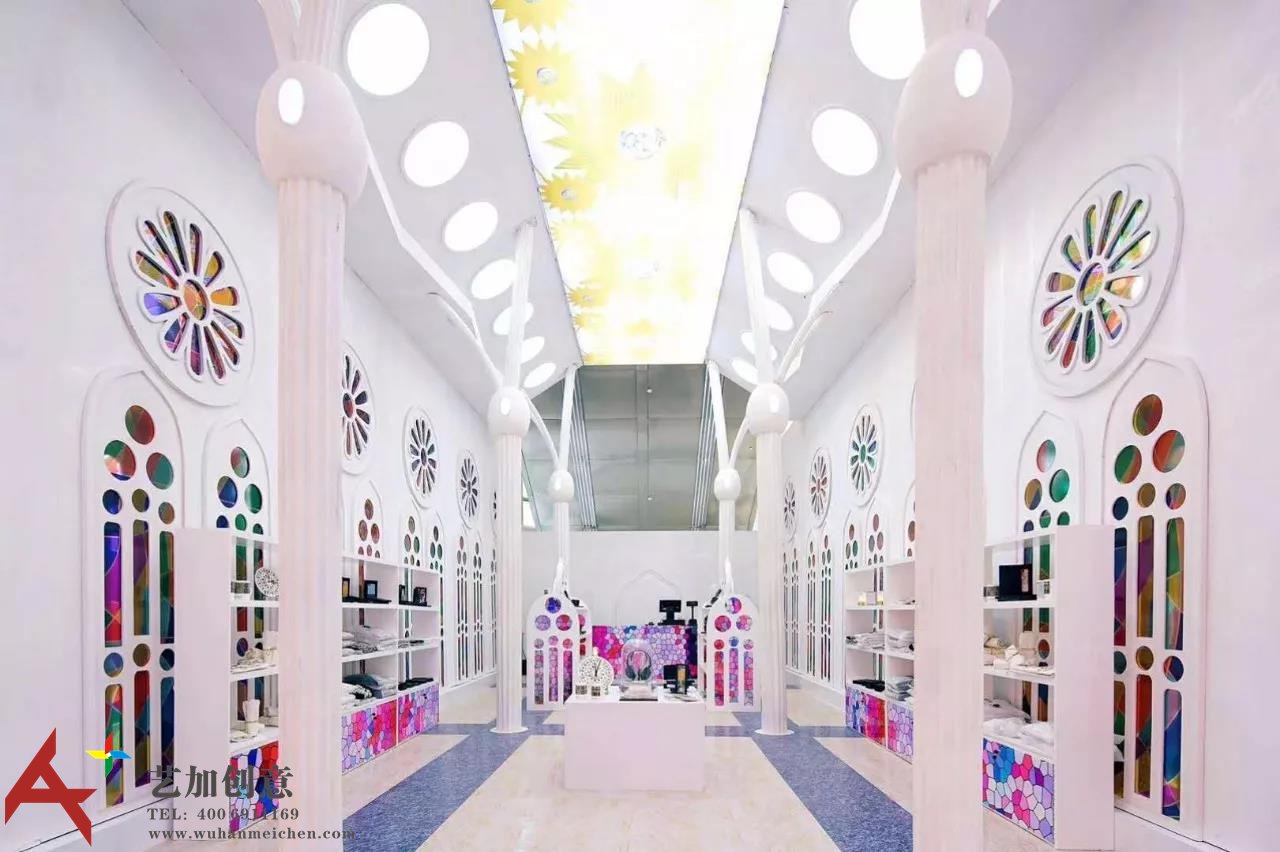 高迪美陈展示展览博物馆的Mireia女士