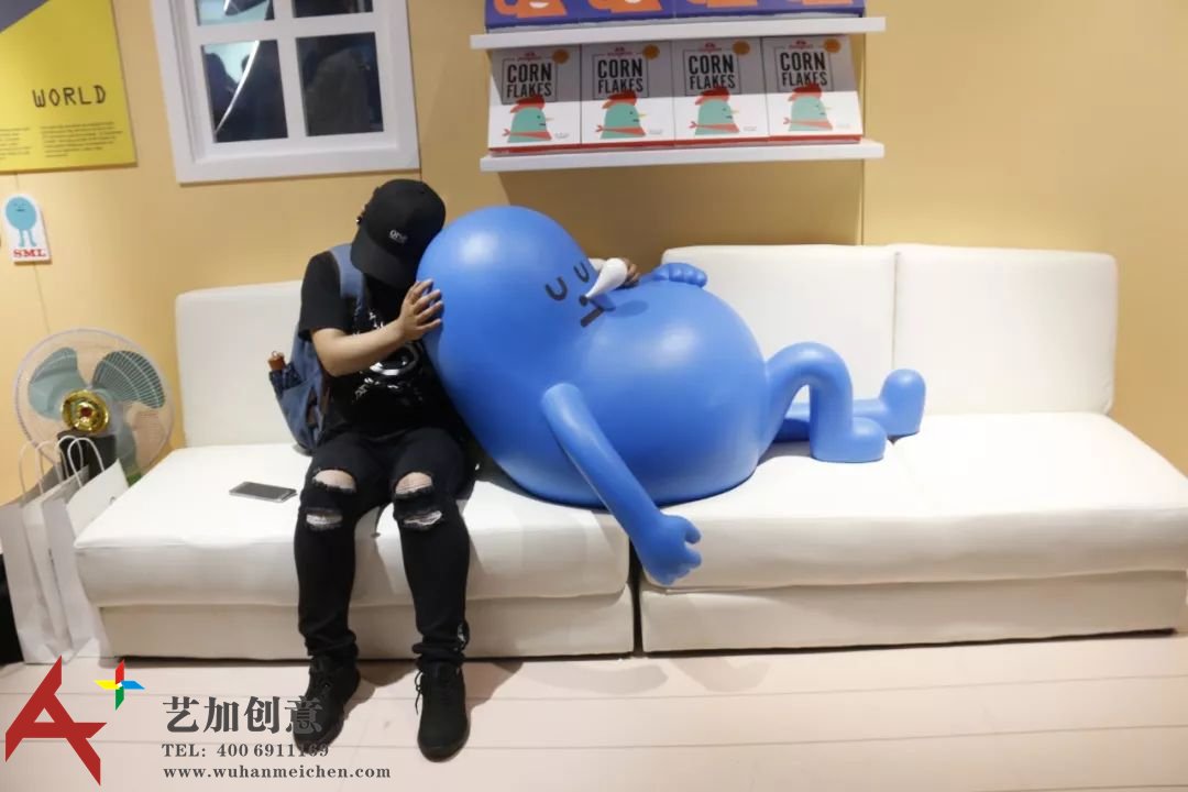 “黏黏怪物列车”主题美陈