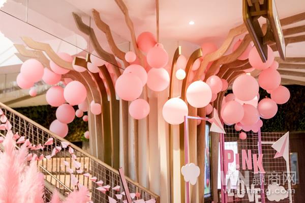 武汉首座PINK艺术乐园在光谷K11开幕 沉浸式美陈新升级 武汉首座PINK艺术乐园在光谷K11开幕 沉浸式美陈新升级
