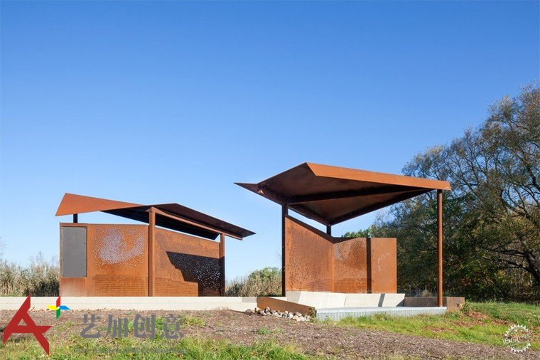 耐候钢在景观中的应用:穿孔耐候钢板制造的观鸟亭 耐候钢在景观中的应用:穿孔耐候钢板制造的观鸟亭