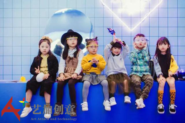 “颜值+体验+故事”,远洋乐堤港艺术美陈的吸客之道