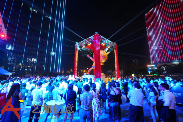 “颜值+体验+故事”,远洋乐堤港艺术美陈的吸客之道