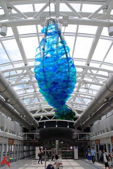 《空中之河》中庭吊饰美陈
